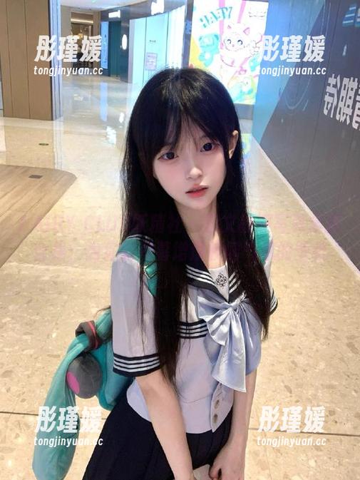 FAIRY CLUB妖精社 - 思文校服写真全新合集：为你的屏幕增添校园气息的壁纸